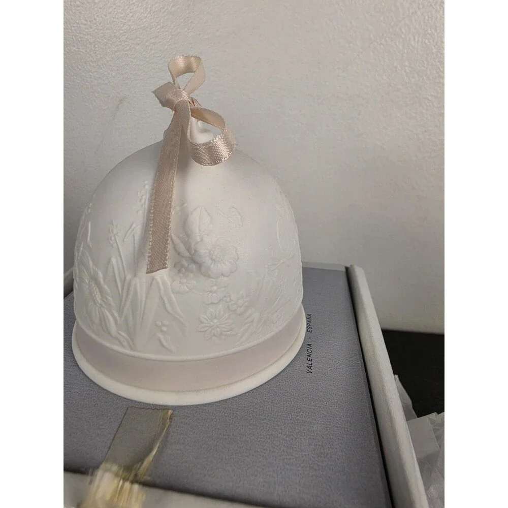 Lladro Figurine: 7613 Spring Bell (1991)